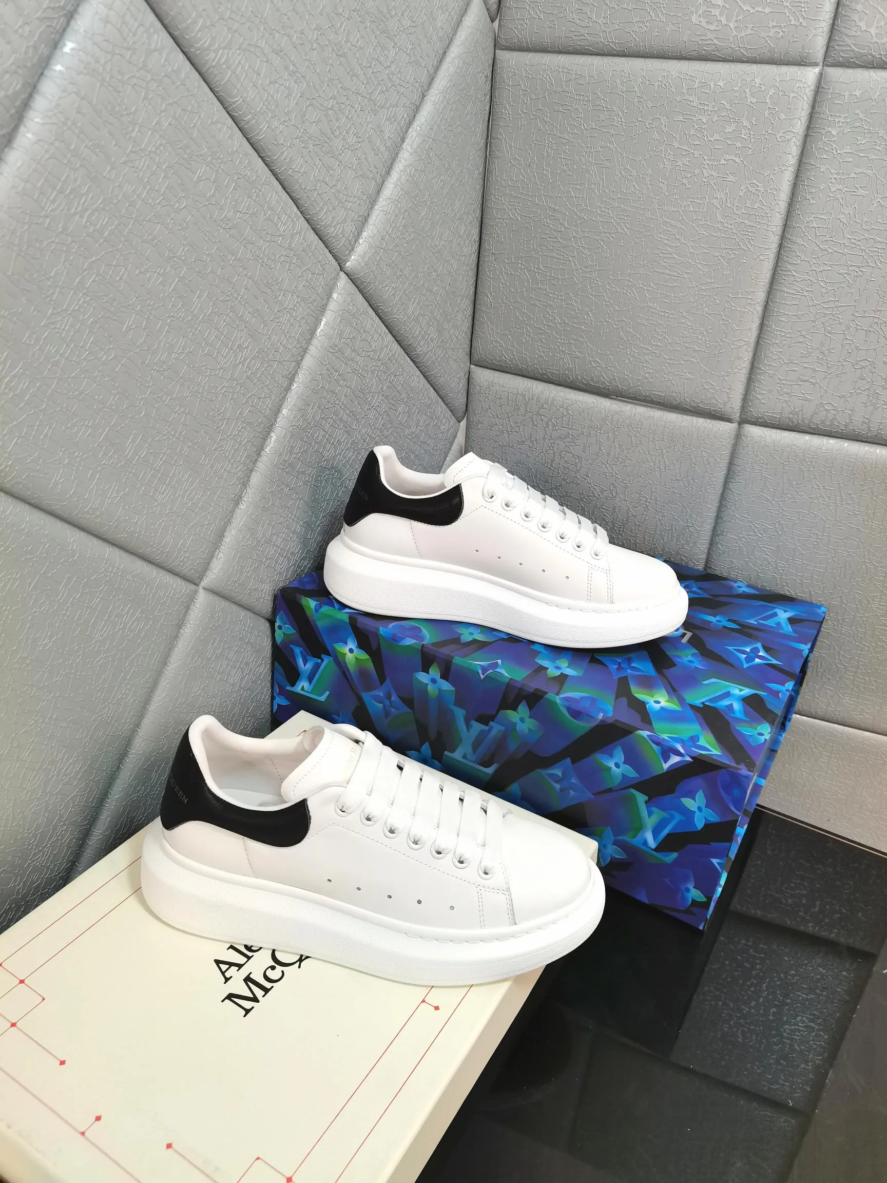 👟👟Ex-factory price 480👟👟 The latest upgraded version in 2022. The material is made of silk matte cowhide with sheepskin lining
